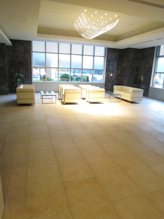 物件外観写真4　(エントランス部分)