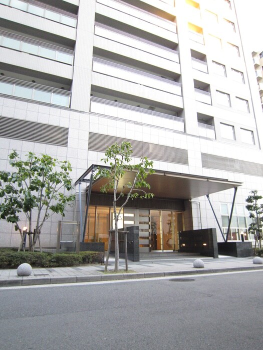 物件外観写真6　(エントランス部分)