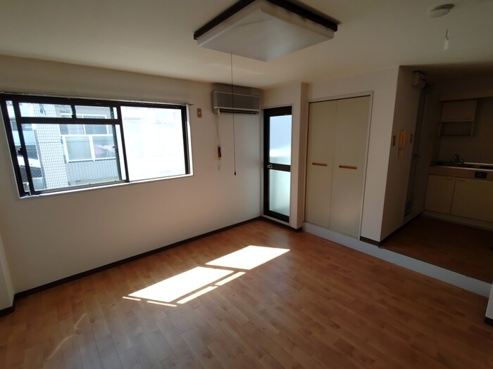 物件内観写真8　(居室)