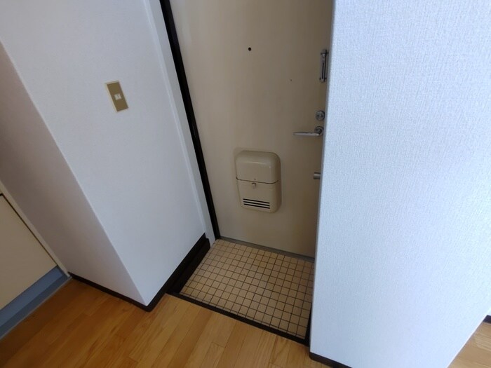 物件内観写真15　(玄関)
