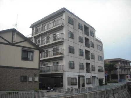 芦田マンション外観写真