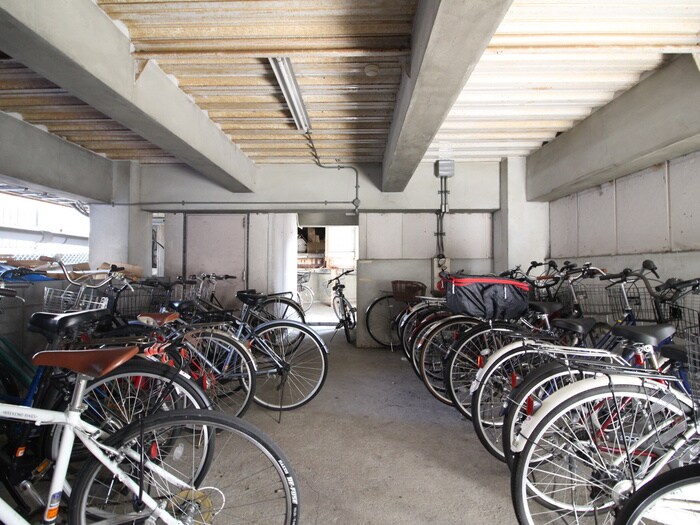 物件外観写真6　(駐輪場)