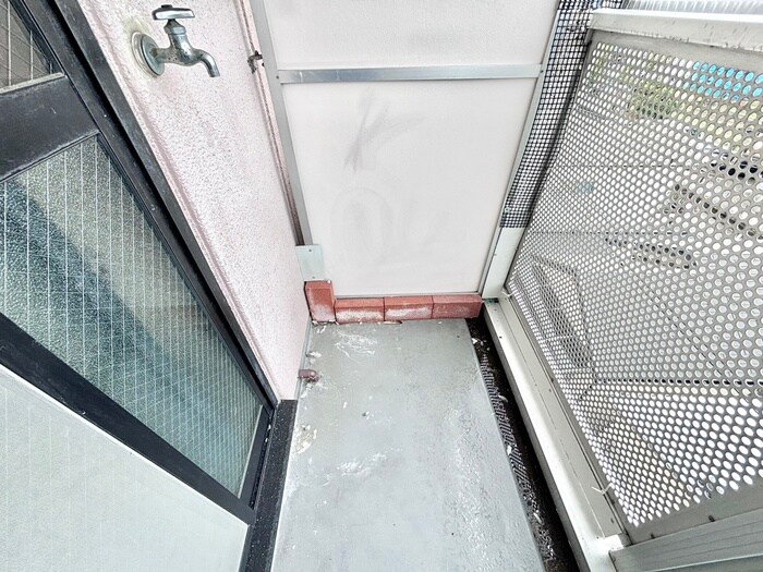 物件内観写真16　(洗濯機置場)