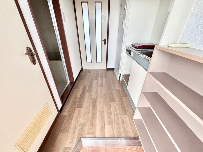 物件内観写真17　(玄関)