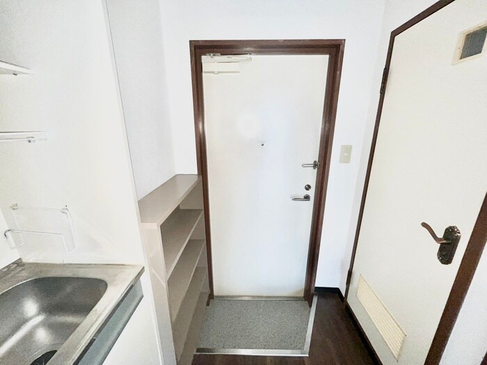 物件内観写真17　(玄関)