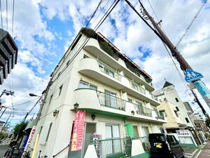 ハイツアザミ公園前外観写真