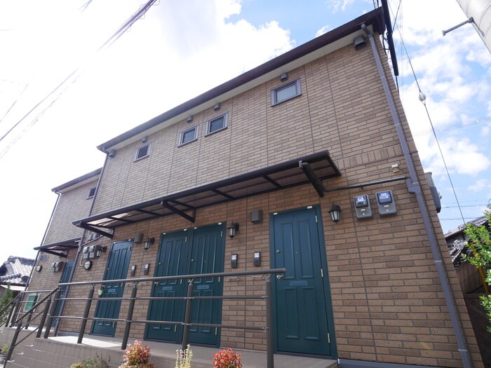 物件外観写真3　(エントランス部分)