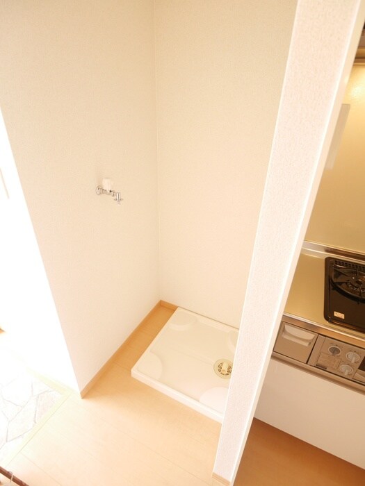 物件内観写真13　(洗濯機置場)