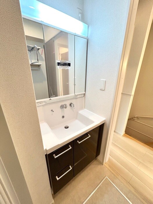 物件内観写真8　(洗面)