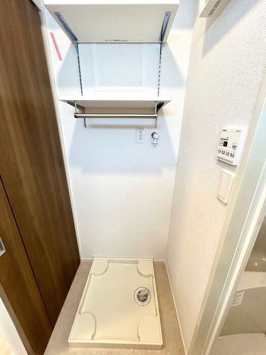 物件内観写真9　(洗濯機置場)