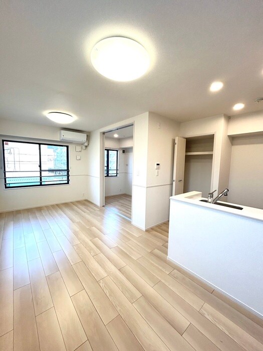 物件内観写真12　(廊下)