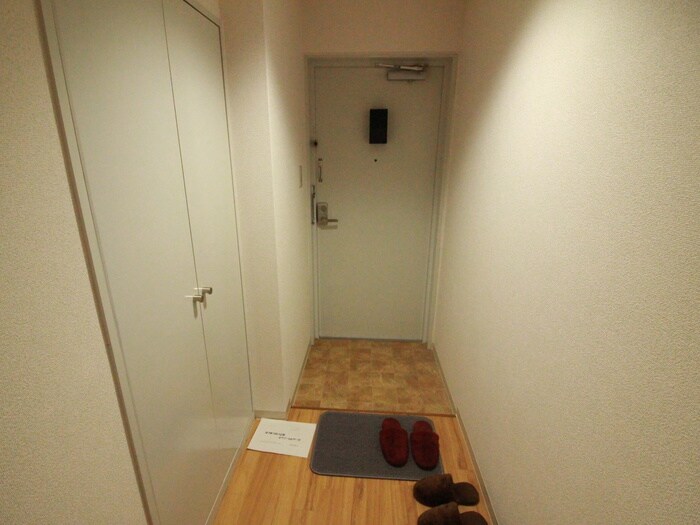 物件内観写真14　(玄関)