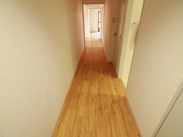 物件内観写真15　(廊下)