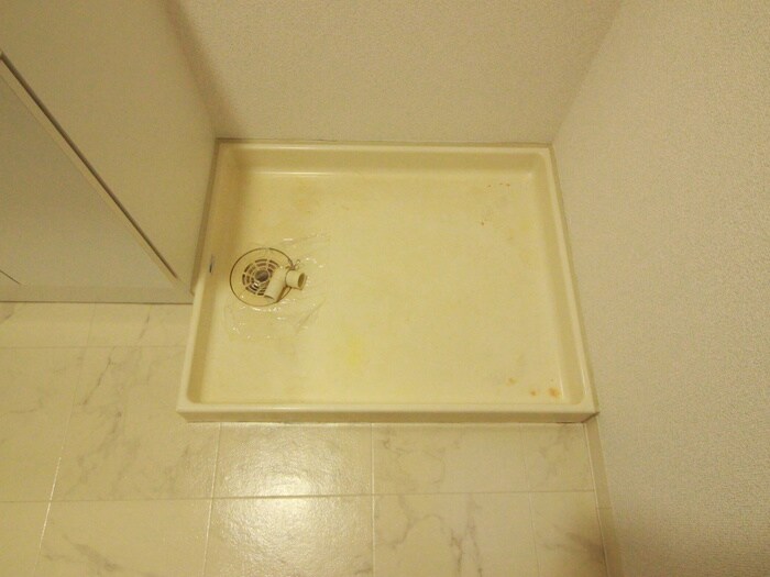 物件内観写真16　(洗濯機置場)