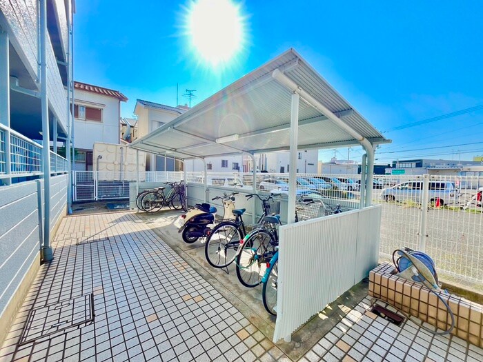 物件外観写真6　(駐輪場)