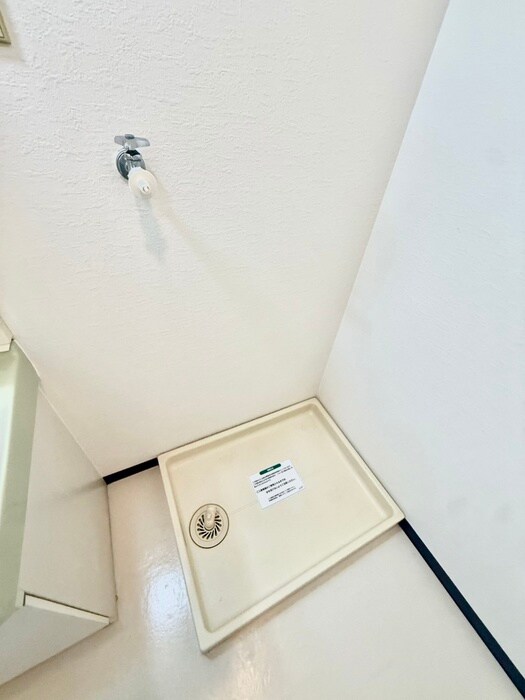 物件内観写真14　(洗濯機置場)