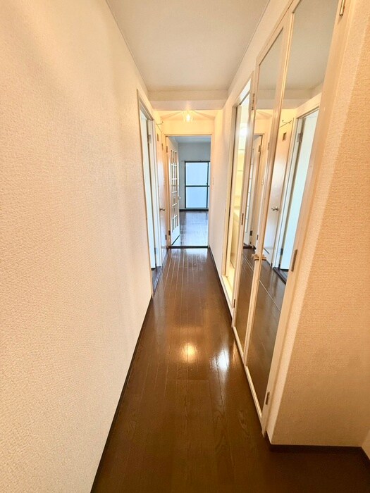物件内観写真20　(廊下)