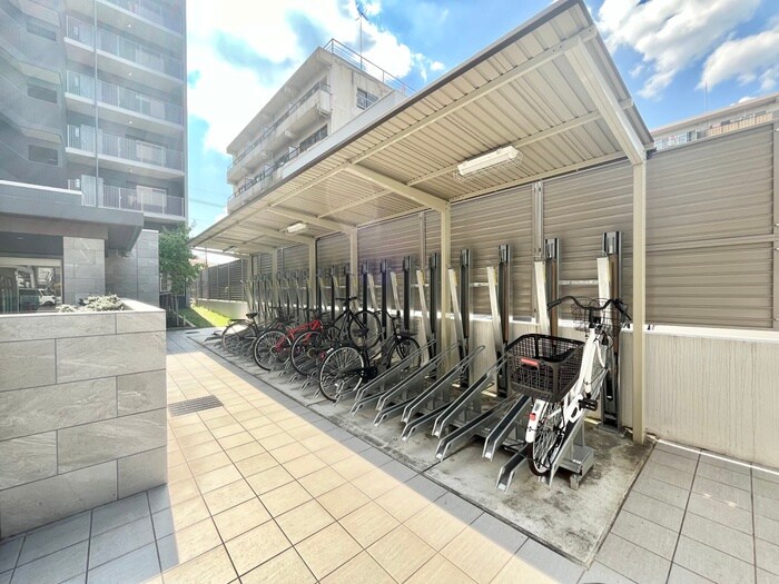 物件外観写真3　(駐輪場)