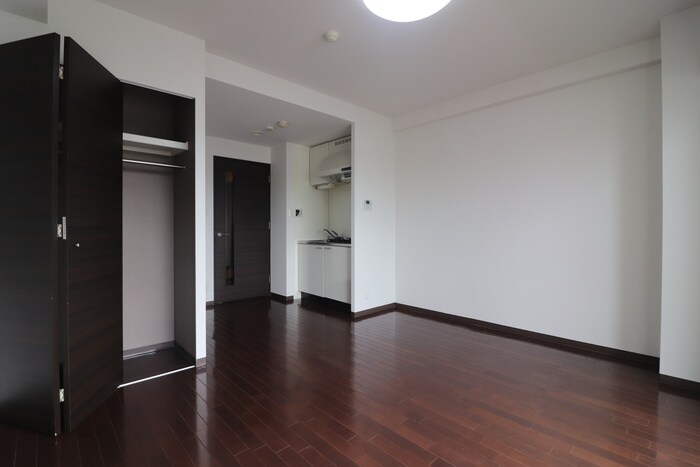 物件内観写真2　(居室)