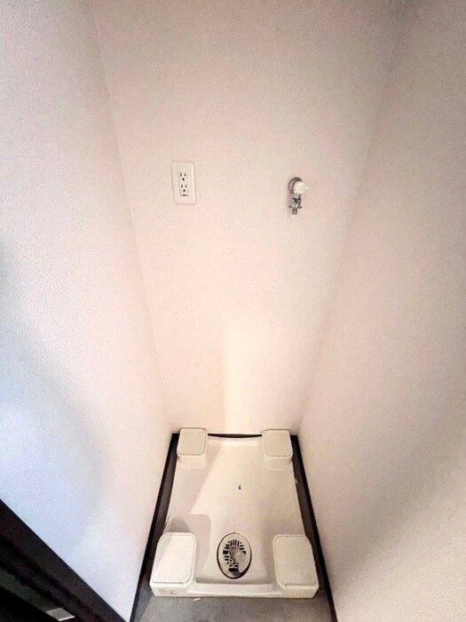 物件内観写真9　(洗濯機置場)