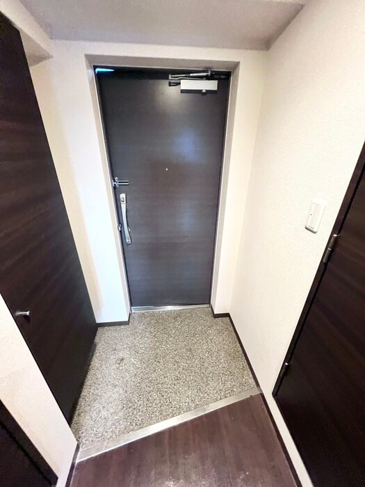 物件内観写真11　(玄関)