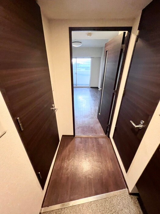 物件内観写真13　(玄関)