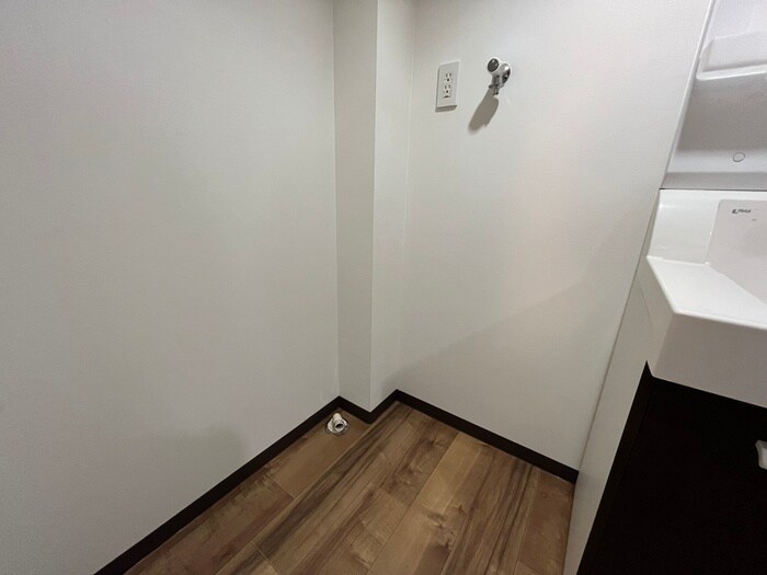 物件内観写真10　(洗濯機置場)