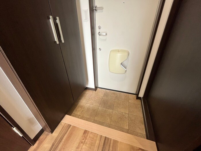 物件内観写真15　(玄関)