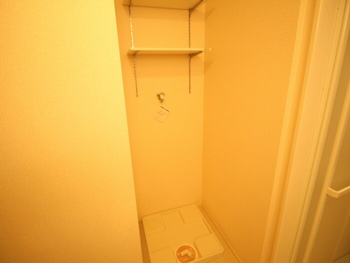 物件内観写真14　(洗濯機置場)