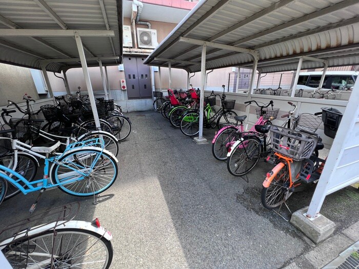 物件外観写真3　(駐輪場)