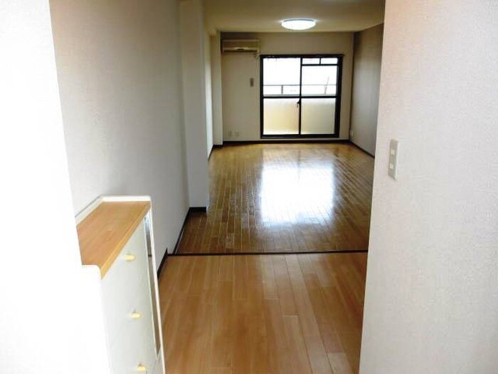 物件内観写真11　(廊下)