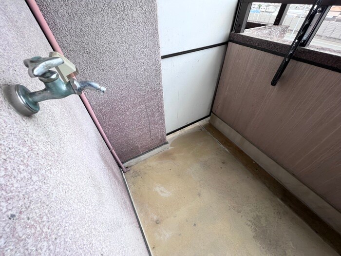 物件内観写真14　(洗濯機置場)