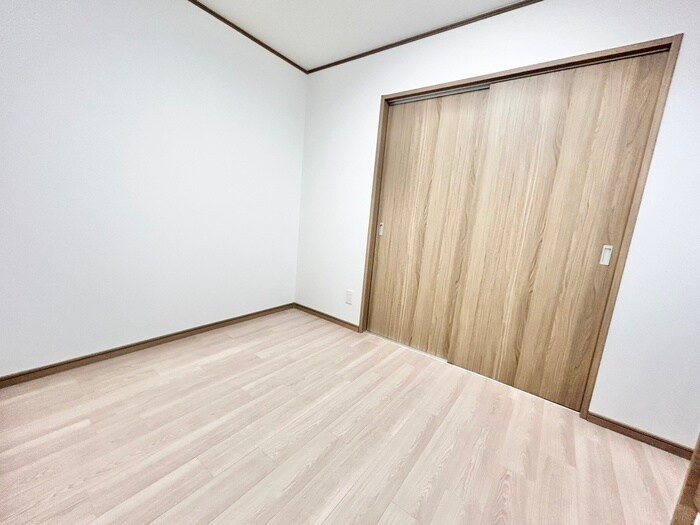 物件内観写真8　(居室)
