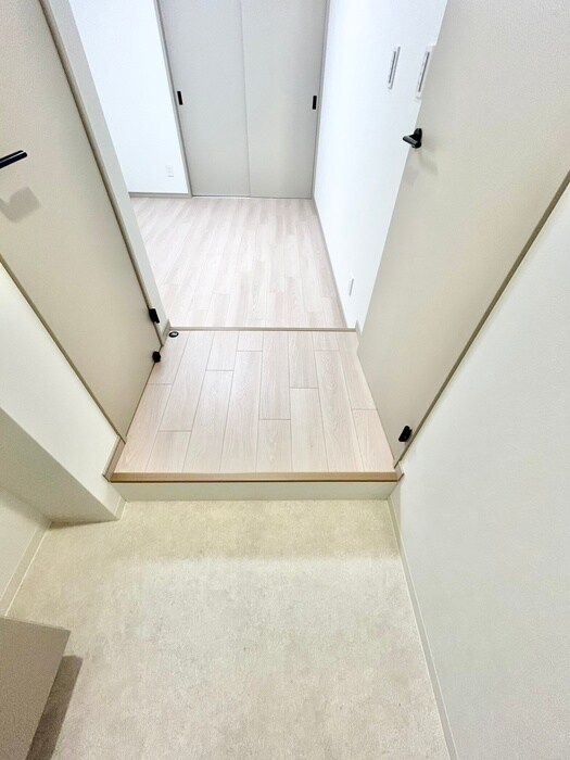 物件内観写真16　(玄関)