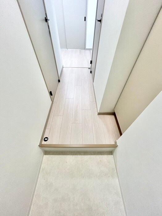 物件内観写真16　(玄関)