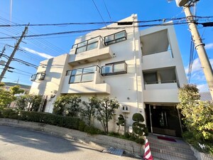 ト－タス箕面外観写真