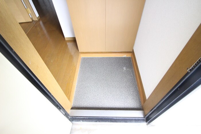 物件内観写真14　(玄関)