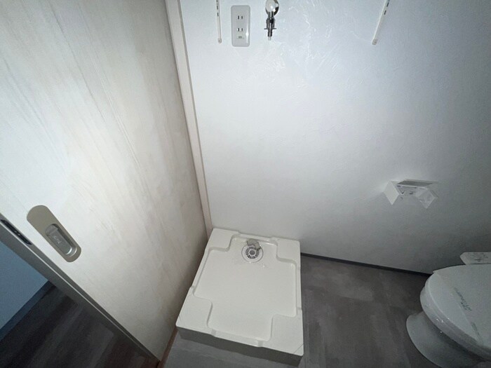 物件内観写真20　(洗濯機置場)