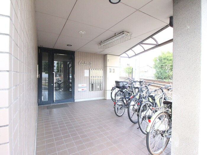 物件外観写真2　(エントランス部分)