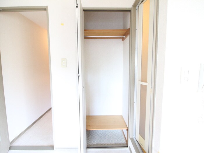 物件内観写真13　(収納)