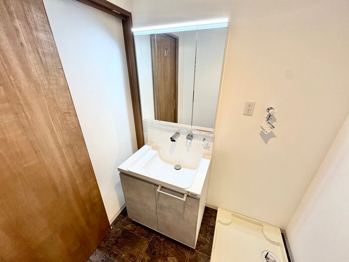 物件内観写真12　(洗面)