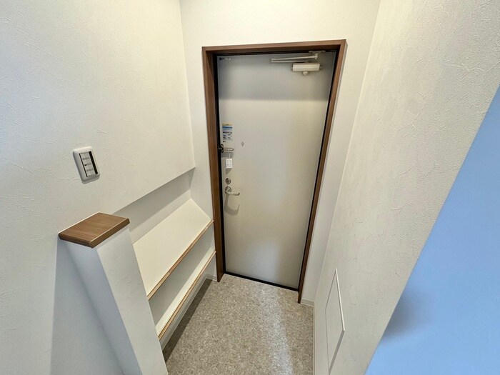 物件内観写真14　(玄関)