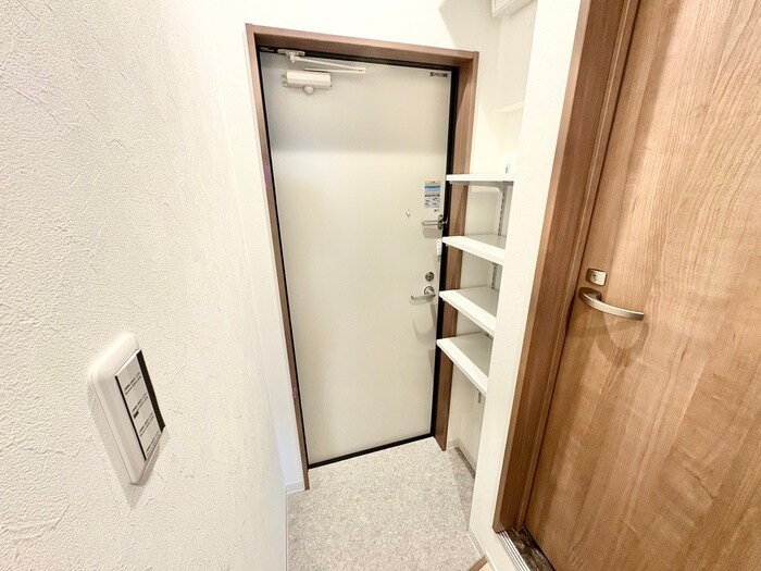 物件内観写真14　(玄関)