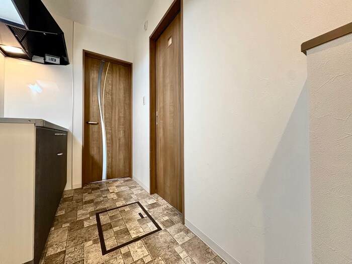 物件内観写真16　(廊下)