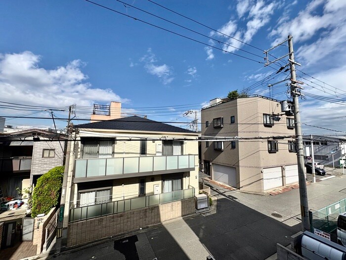 物件内観写真17　(室内からの展望)