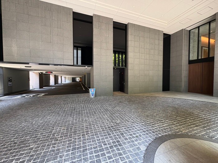 物件外観写真3　(駐車場)