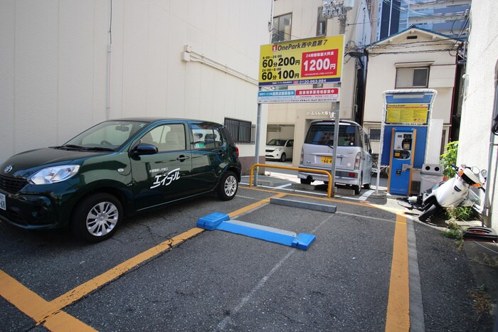 物件外観写真5　(駐車場)