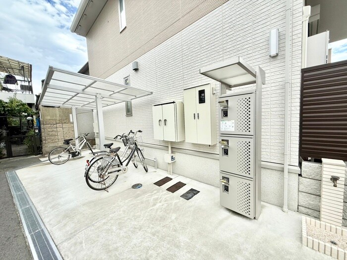 物件外観写真5　(駐輪場)