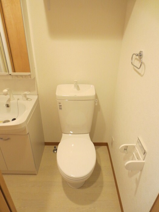 物件内観写真14　(トイレ)