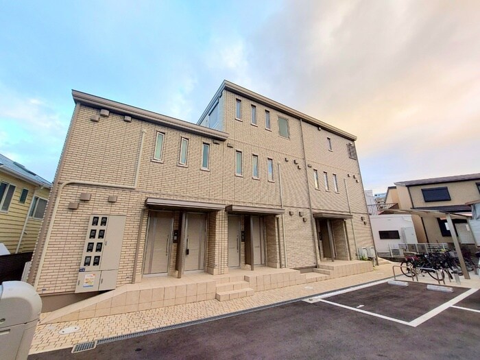 物件外観写真1　(外観写真)